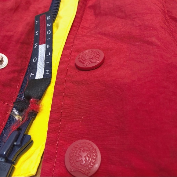 Vintage Tommy Hilfiger (Large) Windbreaker - Picture 7 of 9